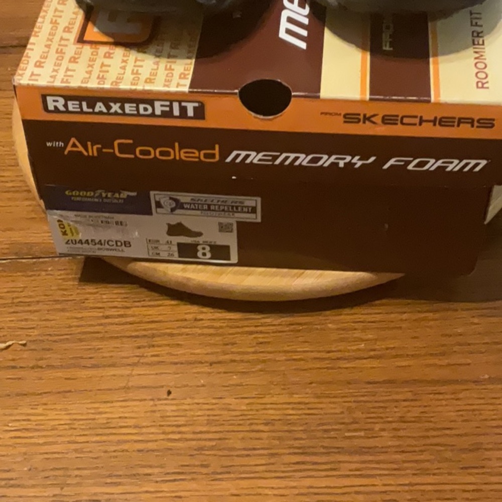 Gently used men’s memory foam sketchers size 8 hiking boots - Picture 2 of 5